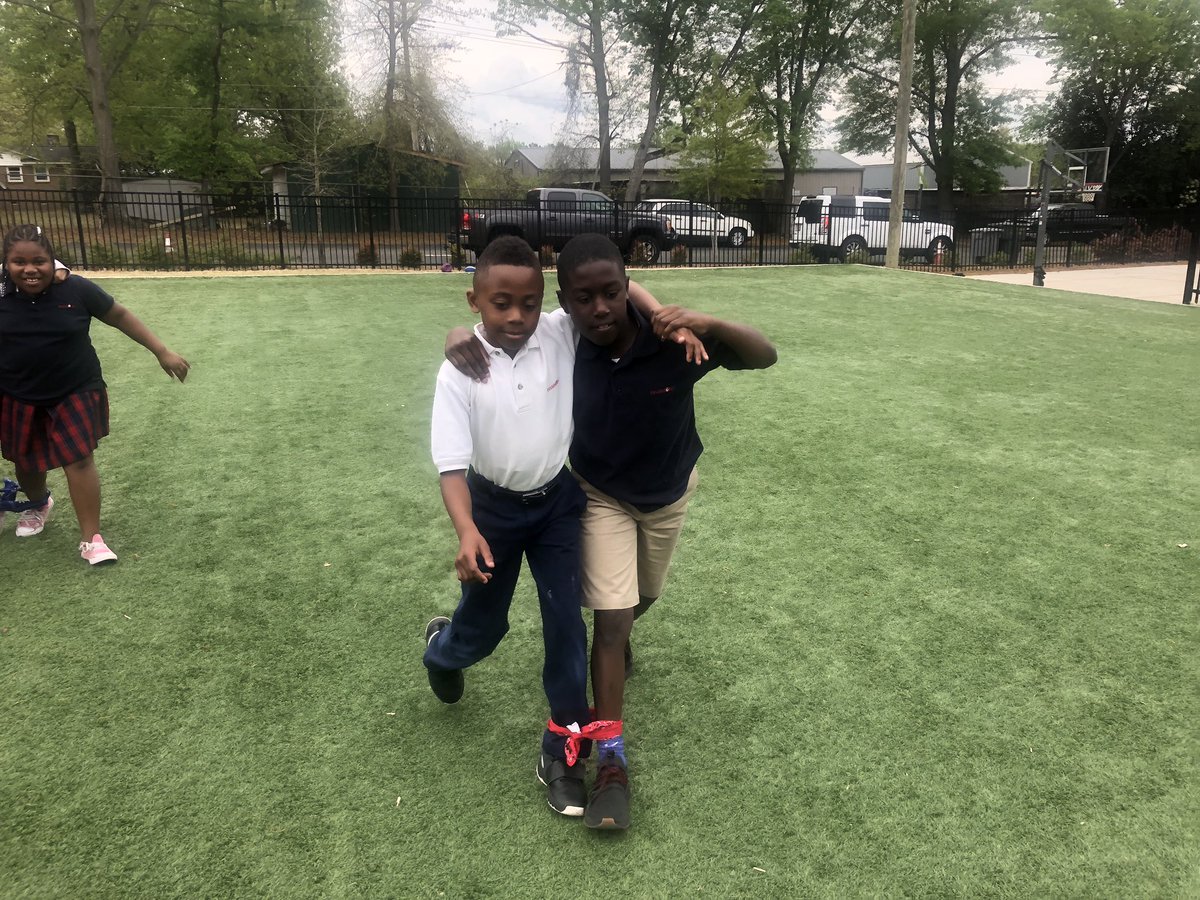 GoodT123's tweet photo. Extended Day students demonstrated positive peer interactions! #3leggedrace #great #teamwork @Mr_KNWhite https://t.co/oVoiJH7OAW