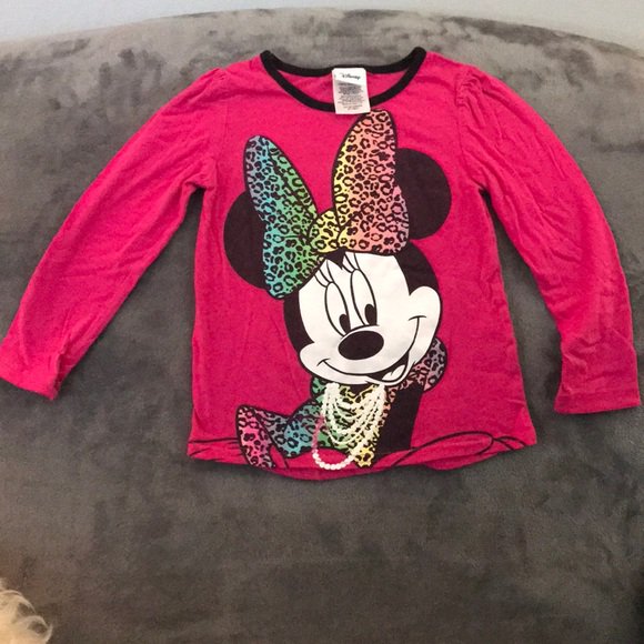 sephotodesign's tweet photo. So good I had to share! Check out all the items I'm loving on @Poshmarkapp from @mandysires #poshmark #fashion #style #shopmycloset #coach #blossomcollection #disney: https://t.co/gZk1u18HsV https://t.co/Lcb4CCvQfe