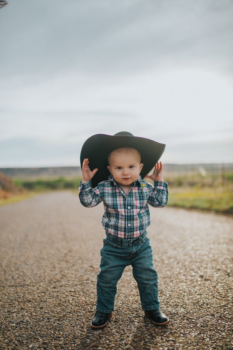 Chandler Bownds (@bowndschandler) on Twitter photo Daddy’s little cowboy! <a href="/Resistolhats/">Resistol Hats</a> <a href="/CinchJeans/">Cinch Jeans</a> #family #cashcollierbownds
Photo credit: Ash Blythe Photography Daddy’s little cowboy! <a href="/Resistolhats/">Resistol Hats</a> <a href="/CinchJeans/">Cinch Jeans</a> #family #cashcollierbownds
Photo credit: Ash Blythe Photography