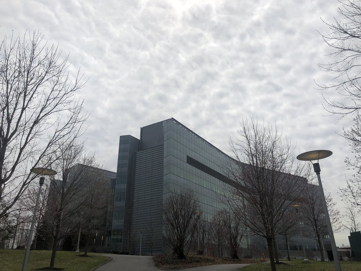 youngjokim's tweet photo. It was really awesome to visit @UlijnGroup to see a lot of nice scientists here @asrc_gc. Fabulous facilities is a plus! https://t.co/CzRmLulCDT