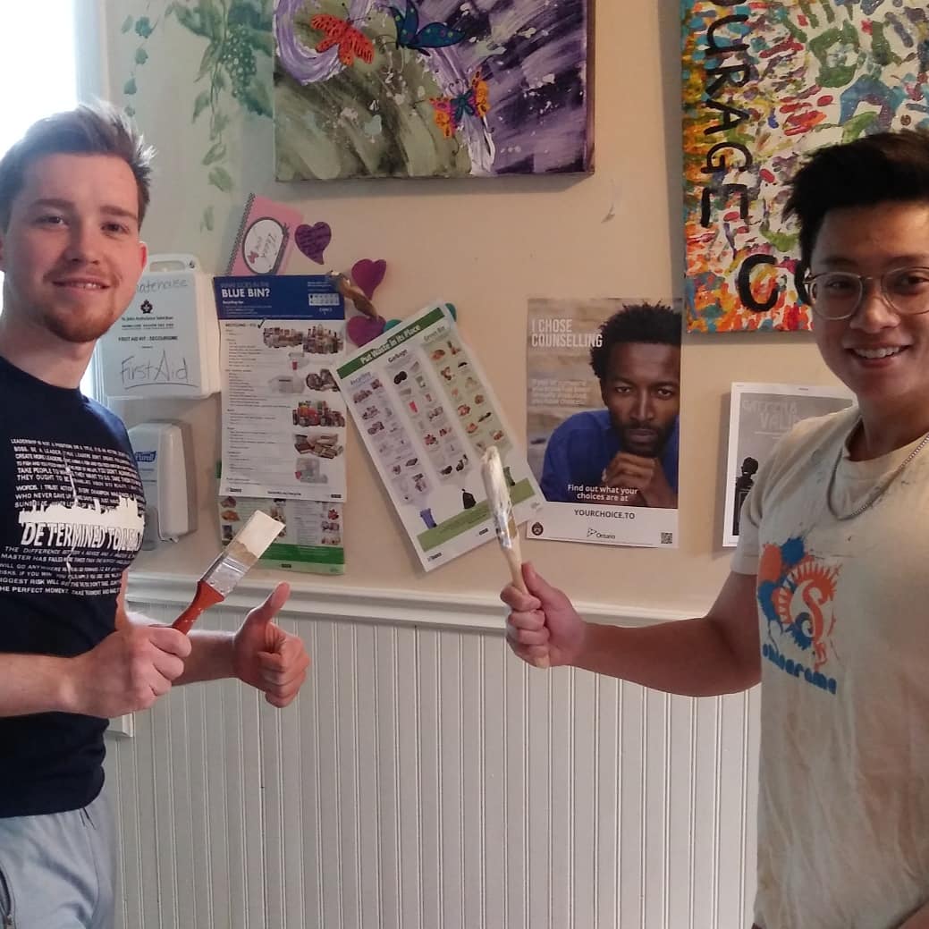 BarcelMar's tweet photo. Thank you to the wonderful Mackenzie Investments staff who helped to clean and paint some of the rooms at @Gatehouse_The today! #nationalvolunteerweek #kindness #givingbacktothecommunity #stopchildabuse #stopcsa #metoocsa https://t.co/SY7JNB6dQI