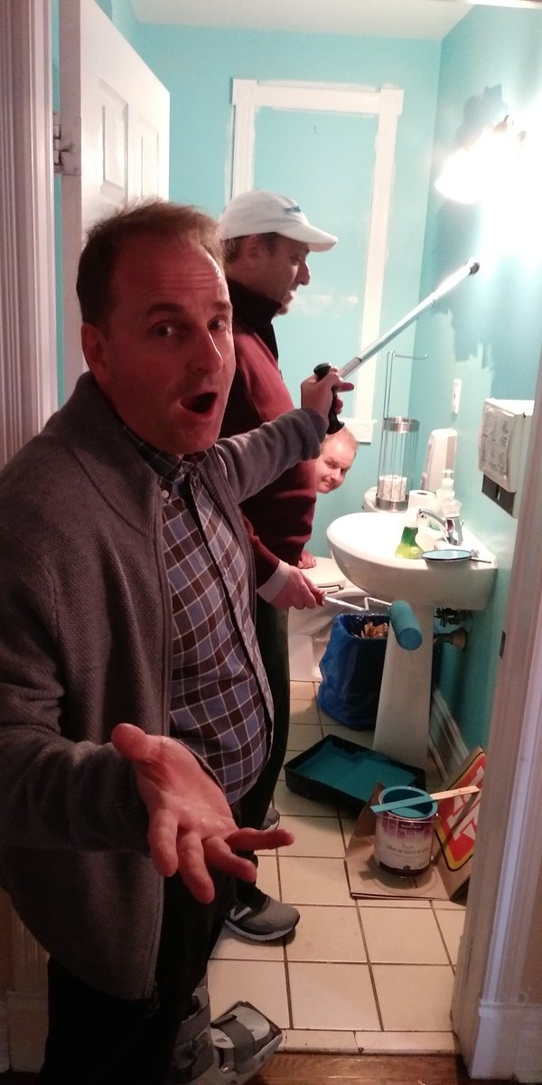 BarcelMar's tweet photo. Thank you to the wonderful Mackenzie Investments staff who helped to clean and paint some of the rooms at @Gatehouse_The today! #nationalvolunteerweek #kindness #givingbacktothecommunity #stopchildabuse #stopcsa #metoocsa https://t.co/SY7JNB6dQI