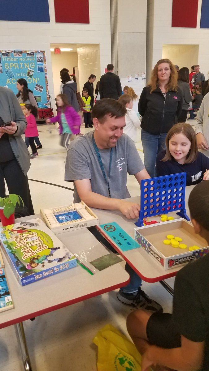 KarolaScarce's tweet image. STEAM Night! What a fun night! #TimberwolvesROCK #springtwitterchallenge
@AndrewBuchheit