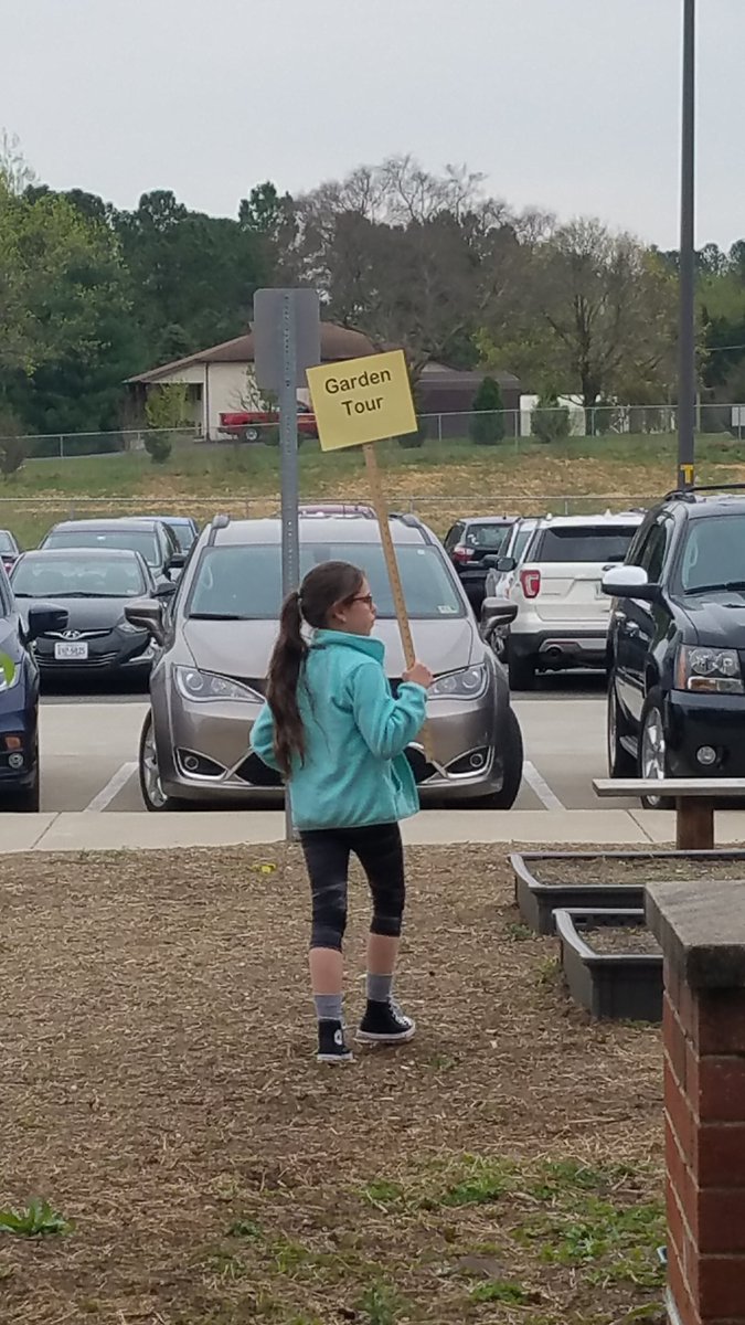 KarolaScarce's tweet image. STEAM Night! What a fun night! #TimberwolvesROCK #springtwitterchallenge
@AndrewBuchheit