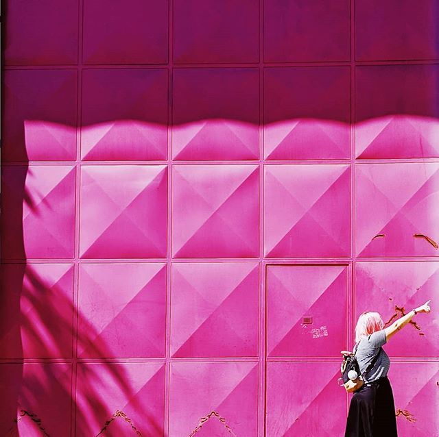 vestidofloreado's tweet photo. QUEEEE ES ESOOOO!? 😱
Un #Colorsoloparamirosa 🌸💮
Ya jugaron??? .
Y obvio no se olviden de jugar en @baencolor 😉��
.
.
📍 California 2085
.
.
#igersbsas #BaEnColor #pink #colorful #buenosaires #rosa #ihavethisthingswithpink https://t.co/VGwReGSDRD https://t.co/PIOuSihii7