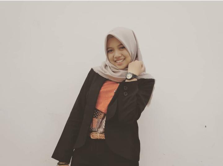 IndahLonte's tweet photo. Yang pengin ngentot aku, colmek aku, jilmek aku wa aja ya.. 😘
Indah Husniah: +62 817-7642-1712
#indah #husniah #LonteTwitter #bispakhot #bookingan #MemekSempit #memek #kontol #pelacur #jilboob https://t.co/WKJPUzBbKR