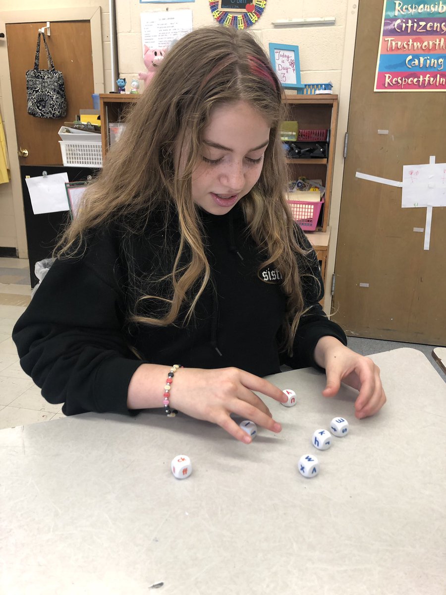 cretiao's tweet photo. Practicing the rules learned in our Orton Gillingham lessons by “rolling a word” @ajgerson @GayheadGrizzly @WCSDEmpowers @Niemanville #multisensoryreading #ortongillingham https://t.co/NZqoIBtouA