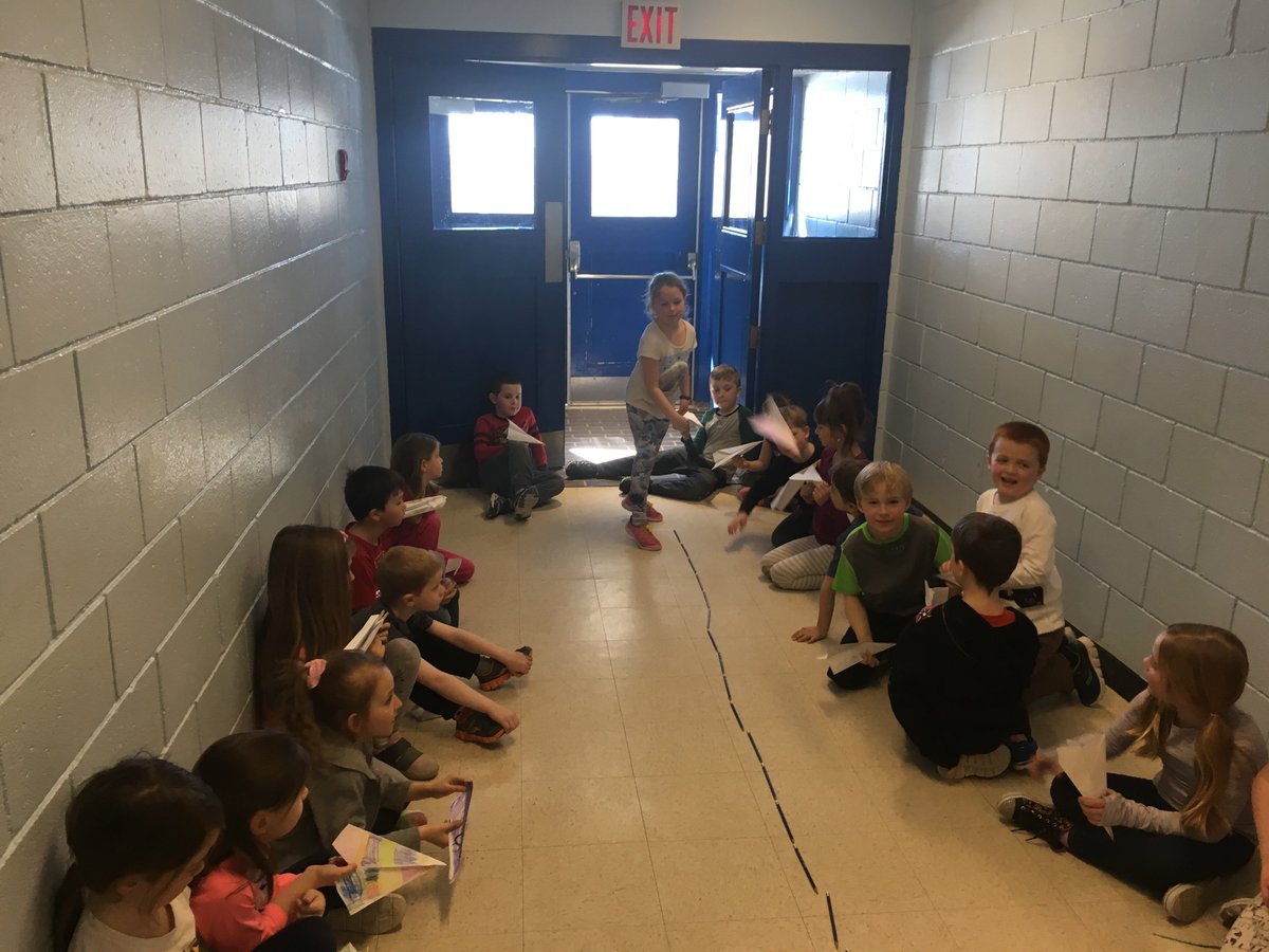 GomesMme's tweet photo. We made paper airplanes and measured the distance they flew in math today :) @RoyalRoadElem https://t.co/x7Ukui2RYU
