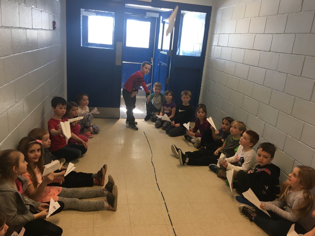 GomesMme's tweet photo. We made paper airplanes and measured the distance they flew in math today :) @RoyalRoadElem https://t.co/x7Ukui2RYU