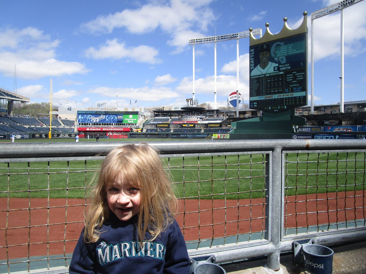 Seahawk12_'s tweet image. 📸 @Mariners game in kansas city today #TrueToTheBlue