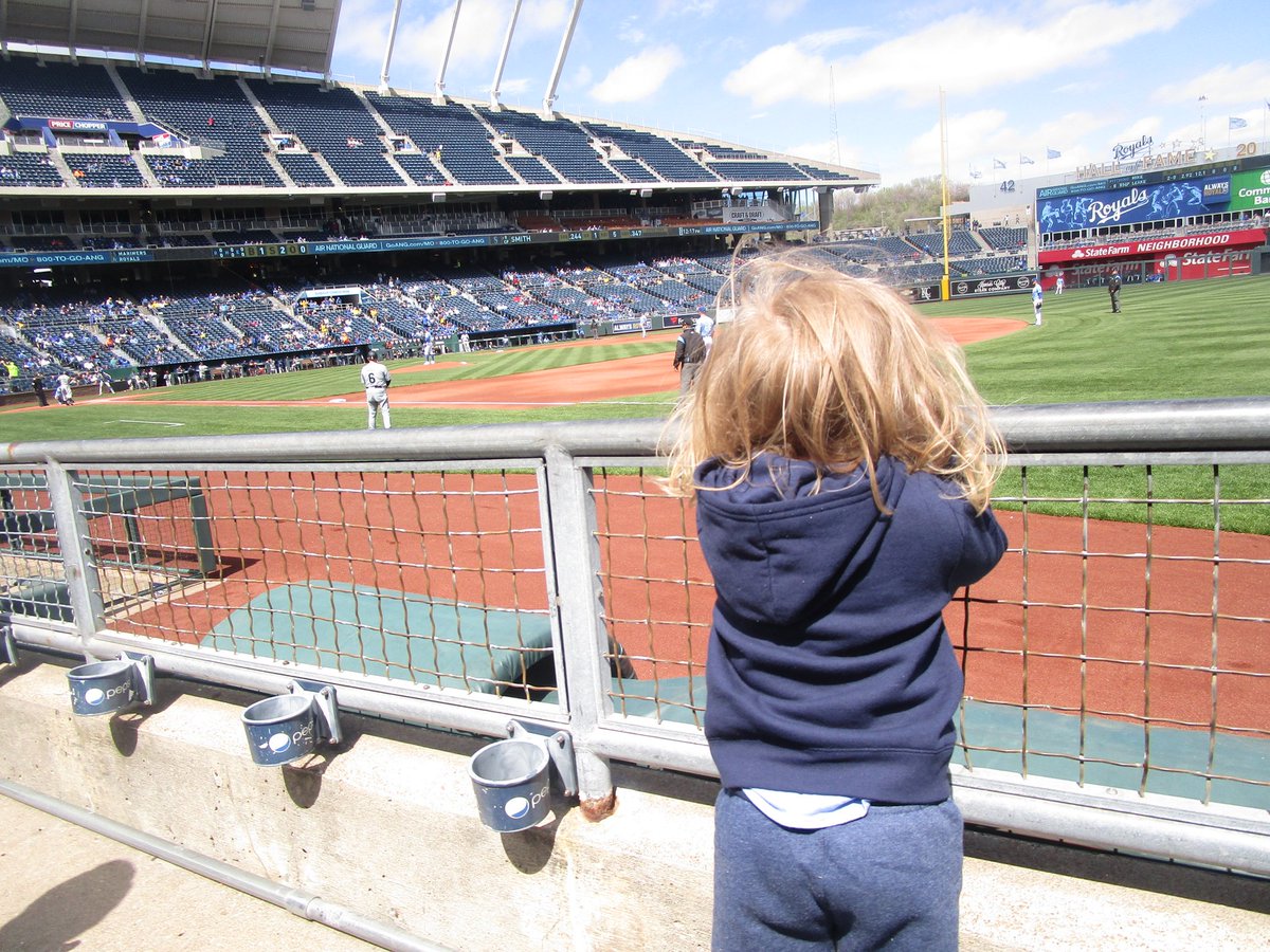 Seahawk12_'s tweet image. 📸 @Mariners game in kansas city today #TrueToTheBlue