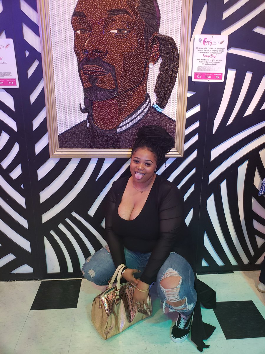 Vita_laEbby's tweet photo. Candy girl 💙💜🍭🍬 #CandytopiaATL https://t.co/rm9Qh2pTAv