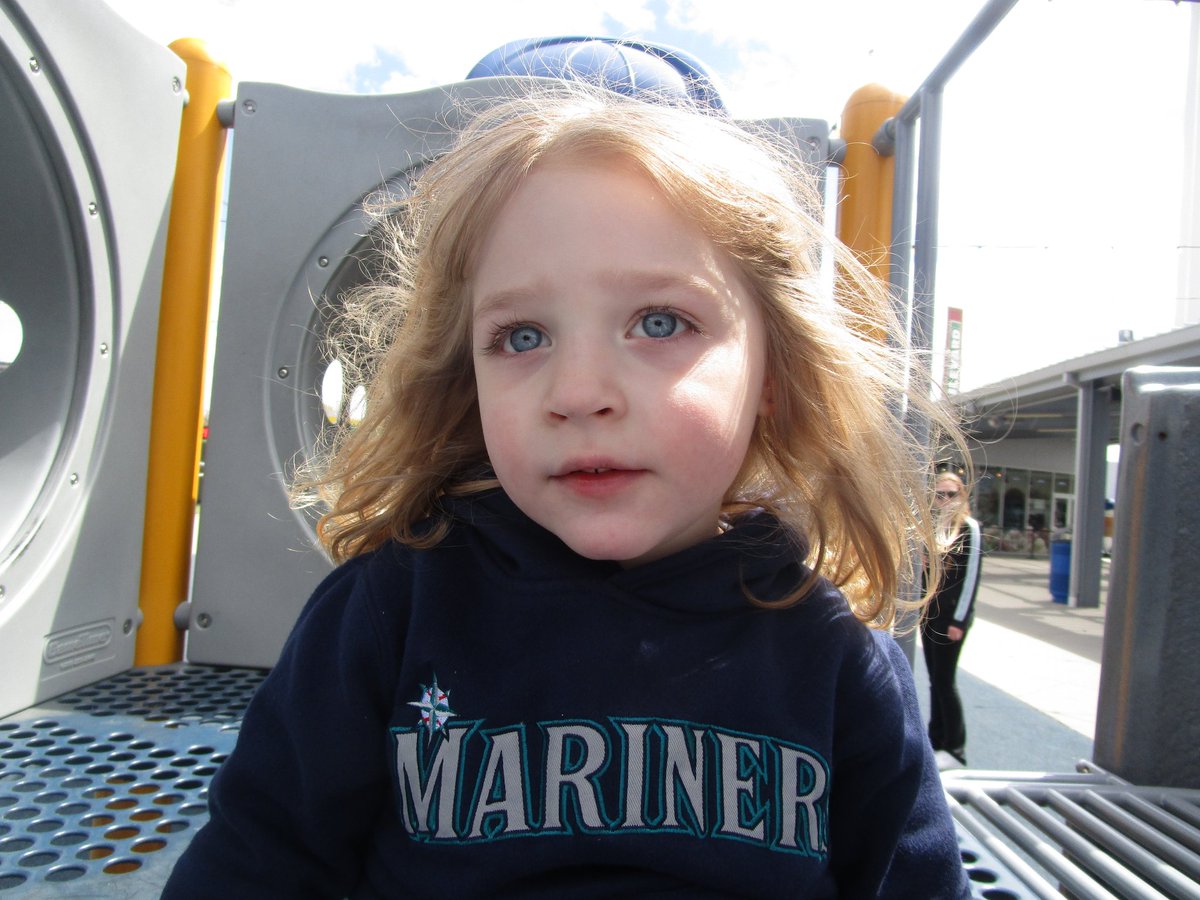 Seahawk12_'s tweet image. 📸 @Mariners game in kansas city today #TrueToTheBlue