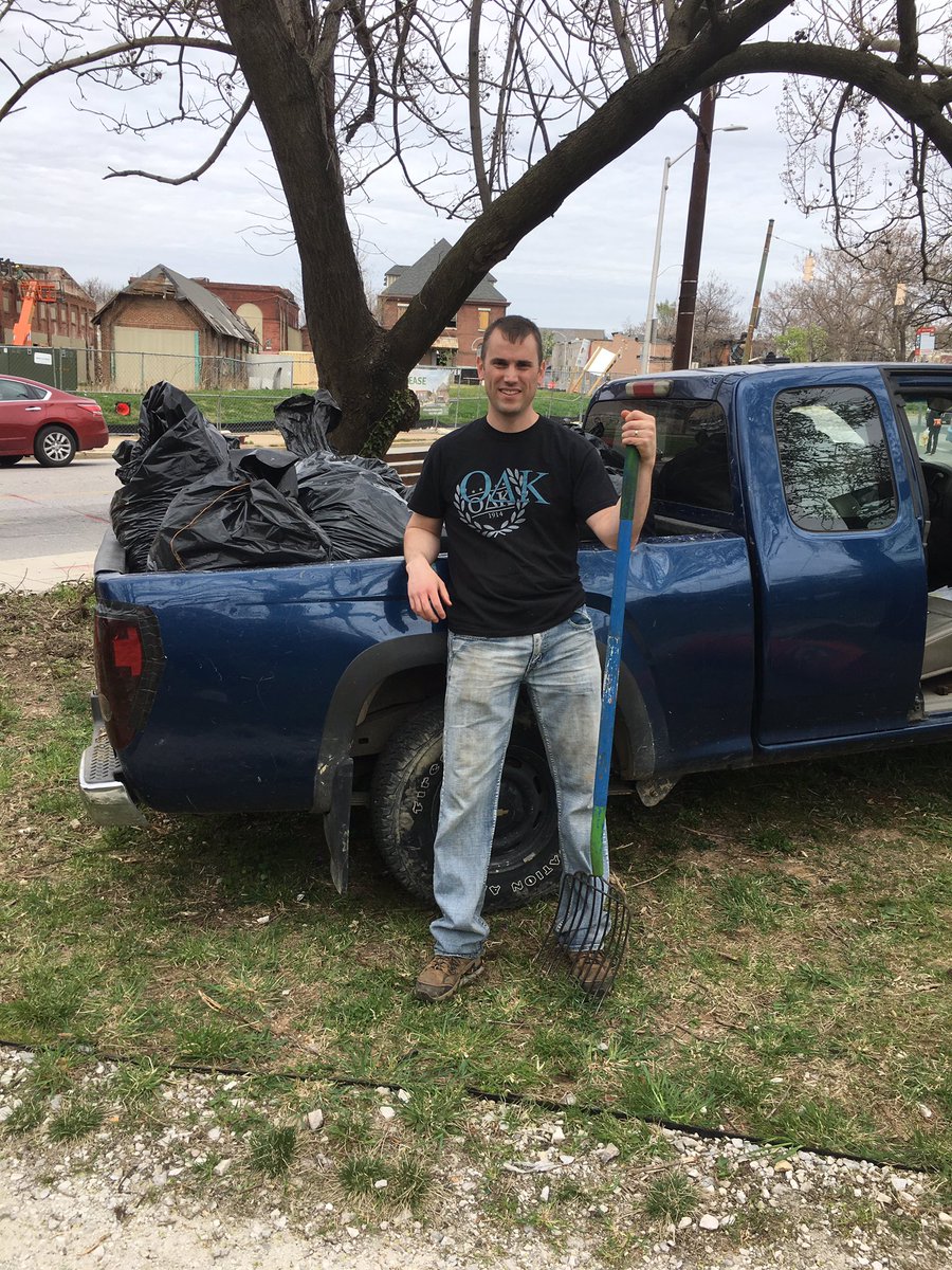 BravoLimaDelta's tweet image. Great to be a part of @The6thBranch  ‘s work improving Baltimore and to honor @ODK1914 ‘s National Day of Service. #Veterans, #GrabAshovel!  Thanks @norwichnews M.S. in Leadership for instilling #IWillTry.  #NorwichODK2019.  #ODKDayofService