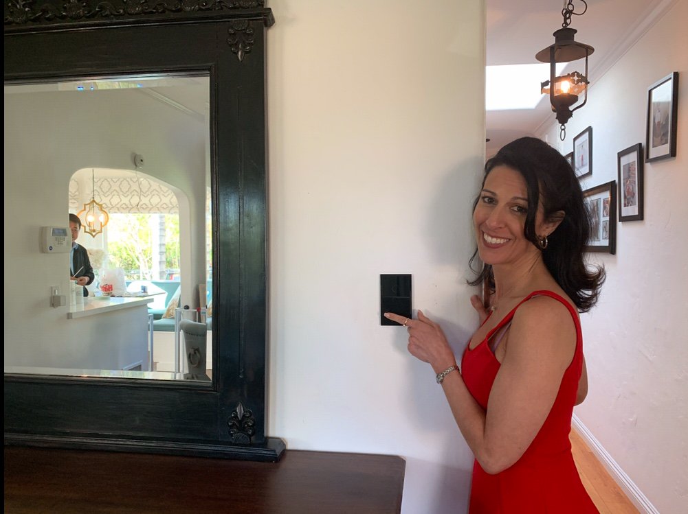 wiscloudinc's tweet photo. No GATEWAYS, No ROUTERS, no Wi-Fi, no other systems needed. The Wiscloud Smart Switches &amp; Sockets talk to each other independently! Touch 1 Button and you can turn on lights, the TV, and the coffee maker! Whatever you want you can program it! #wiscloud #wiscloudsmartswitch https://t.co/HG0nZBTWty