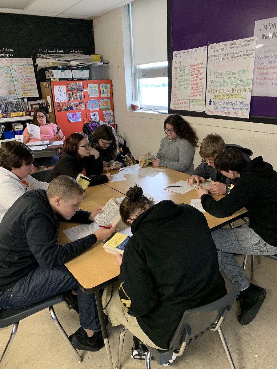 RDavisGMS's tweet photo. What happens when you combine 2 8th grade classes for writing workshops? Thesaurus competitions. Thatโs what. These kids have loved collaborating this week! #thecmscrew #testprep #writingskills #usingresources @terryhartz74 https://t.co/B9PTojyuTK