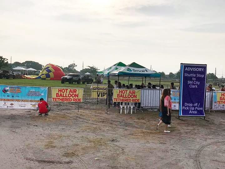 FrontrowHABF's tweet photo. PLEASE BE GUIDED OF THE OFFICIAL LINE for the Tethered Balloon Ride. Tickets available at Ticket Booth(Gate)
Disclaimer: Schedule subject to change depending on weather conditions.
SCHEDULE: AM: 6:30am-9:30am
                      PM: 5:00pm- 6:30pm
#FrontrowHotAirBalloonFestival https://t.co/8assVctQPW