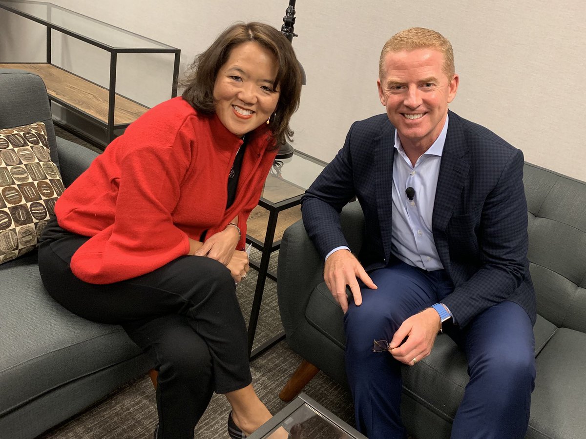 TheAnneChow's tweet photo. A very special guest to close our 2019 #ATTRevolution... fortunate to do a fireside chat w/Jason Garrett, Head Coach of the @dallascowboys. ๐ What an impressive, grounded leader & all around nice guy! ๐ #Fight #FighttoWin #Fightfortheteam #FightforEachOther #howboutdemcowboys https://t.co/Y35mqo11rE