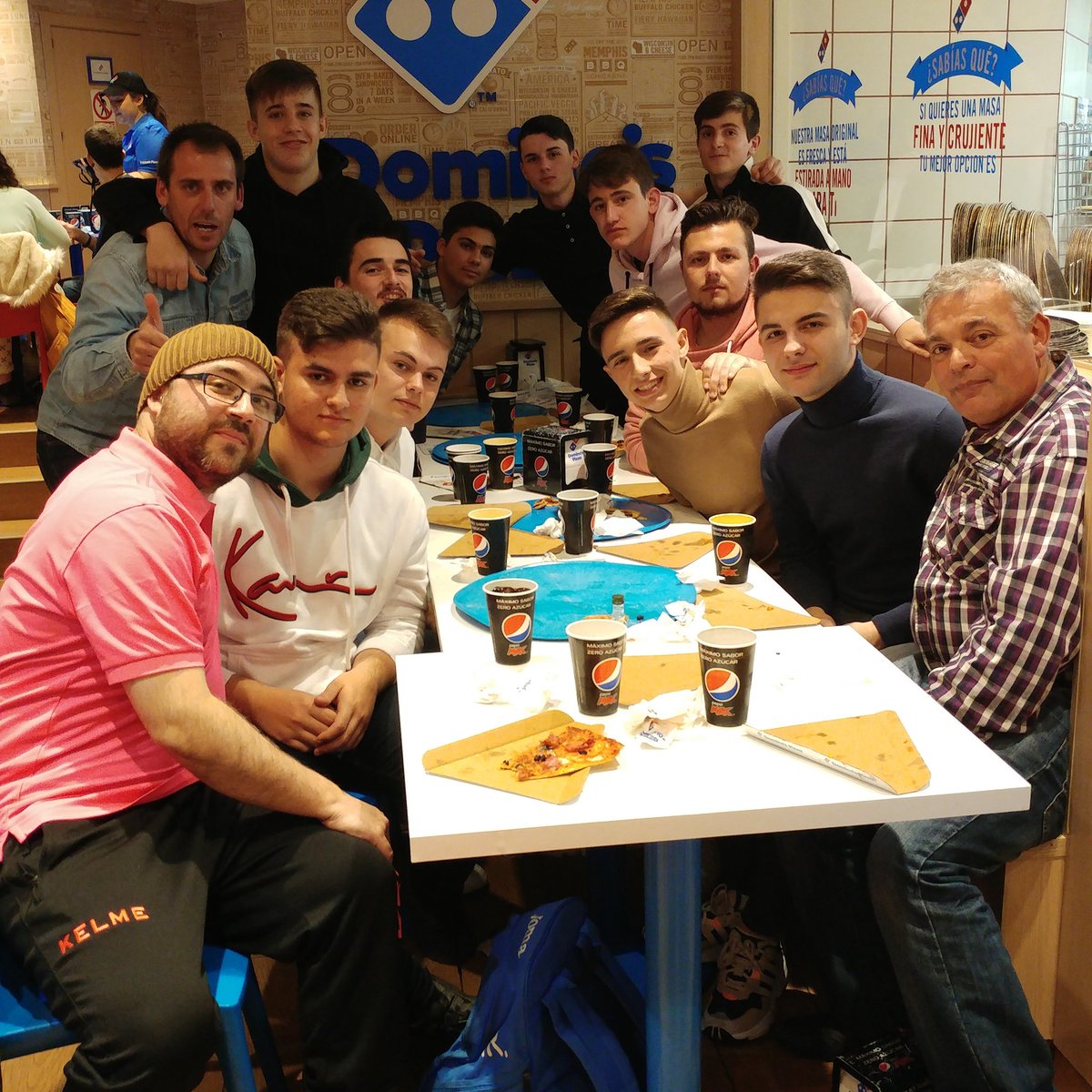 Jornada aplazada para el DHJ que se salda con la quinta victoria de la temporada. Gran despliegue ofensivo de nuestros chicos en el Frontón para un 10-5 (Juan 3, Ángel 2, Rober 2, Iván Castillo 2 y pp) que reflejó todo nuestro arsenal ofensivo. El sábado más!# #VamosSanjo