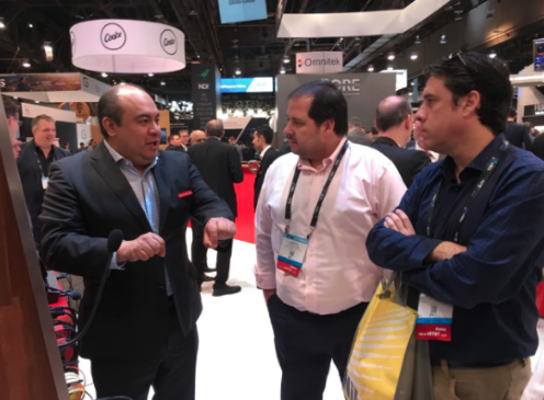 Intervideo_ing's tweet photo. Visita de @DuocUC con @facastiglioni y Juan Caprile en Booth C6537.
Ángel González @RIEDELnet @Intervideo_ing 
#Riedel #Artist #Bolero #MediorNet https://t.co/T4nz15Mqx2