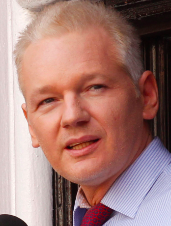 livearthistory's tweet photo. You as a young third year when you pick your dissertation title vs you locked up in your bedroom with 5 cups of coffee three weeks before the deadline... 
#dissertation #JulianAssange https://t.co/P0zckTu0kF