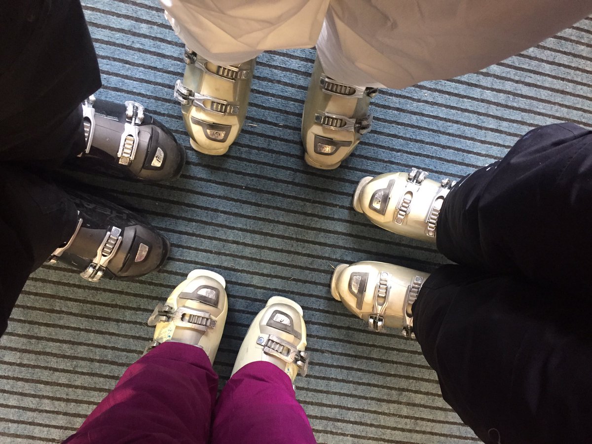 BrigshawSki's tweet photo. It’s our last day skiing:(( Rumour has it that a few of our groups are tackling the ‘Little Grizzly’ today!🎿😁 #littlegrizzly #blackslopes #brigshawski2019 https://t.co/3U6MsJgkGf