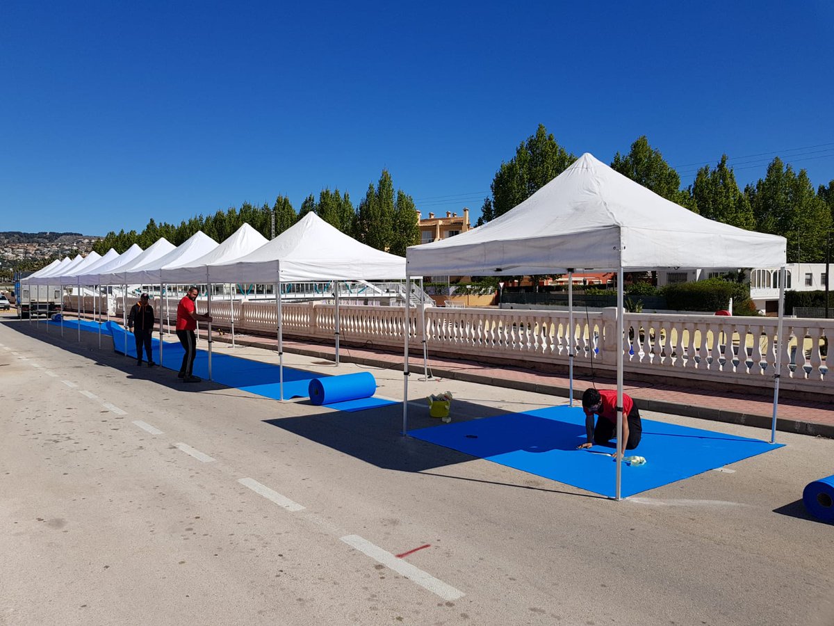 sea_weekend's tweet photo. ¡Estamos en pleno montaje de la feria náutica! 👏👏
📍Mañana, 13 de abril a las 10h acto de inauguración oficial de la II Edición Sea Weekend Xàbia. https://t.co/dcOvQMd4EH
