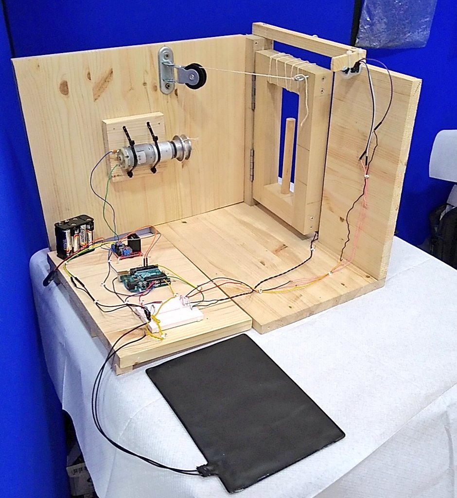 Tek4um's tweet photo. Arduino based Door Opening Device for persons with limited physical abilities.
@CIT_ie student Billy Casey at the Cork Mechanical Manufacturing & Biomedical yesterday.
#corklearningfest2019 #arduino #Cork #corkCity #makerspace #Maker https://t.co/9jqrtrioTn