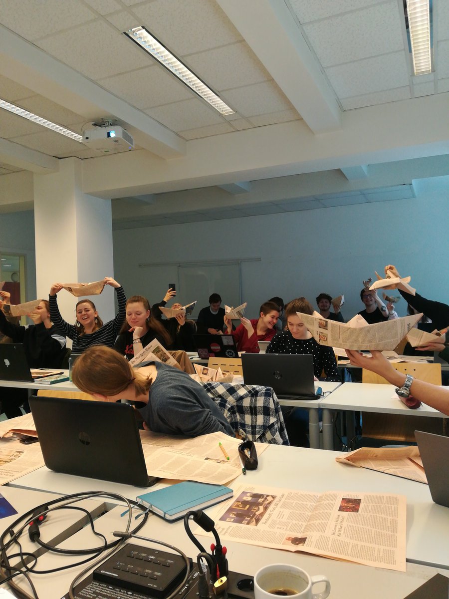 Meow_Factor's tweet photo. live tweet from my class on research-based writing #scicomm. Done with @derStandardat #journalism #jpr18 https://t.co/3hLT08JBoj