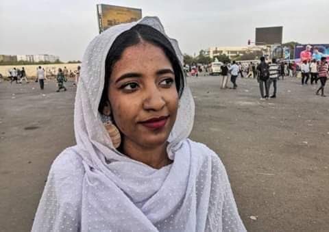 Wa_Mpiira's tweet photo. "The bullet does not kill. What kills is the silence of the people" 

Bravo #NubianQueen @iAlaaSalah. Perhaps yours is a seed that shall germinate elsewhere in Africa where time is due. https://t.co/2peSwmperc