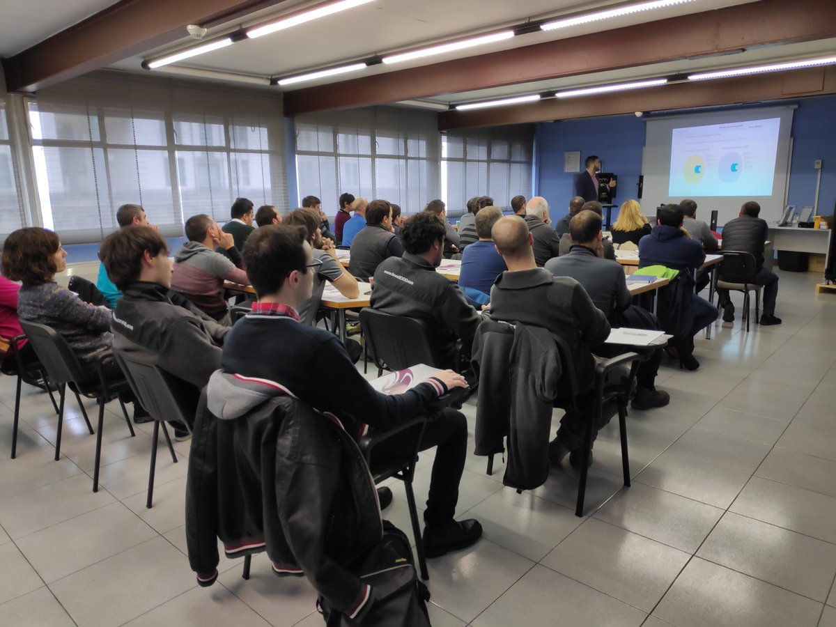 Setalde's tweet photo. Ayer nos visitó en nuestras instalaciones de Lasarte Alberto Pedraza de @Keynet_Systems para impartir un curso sobre Fibra Óptica, Cobre y Cableado Estructurado. Más de 40 personas asistieron a esta formación, que resultó muy amena ¡Gracias a todos! #KeynetSystems #SetaldeGroup https://t.co/HETOSYjuo9