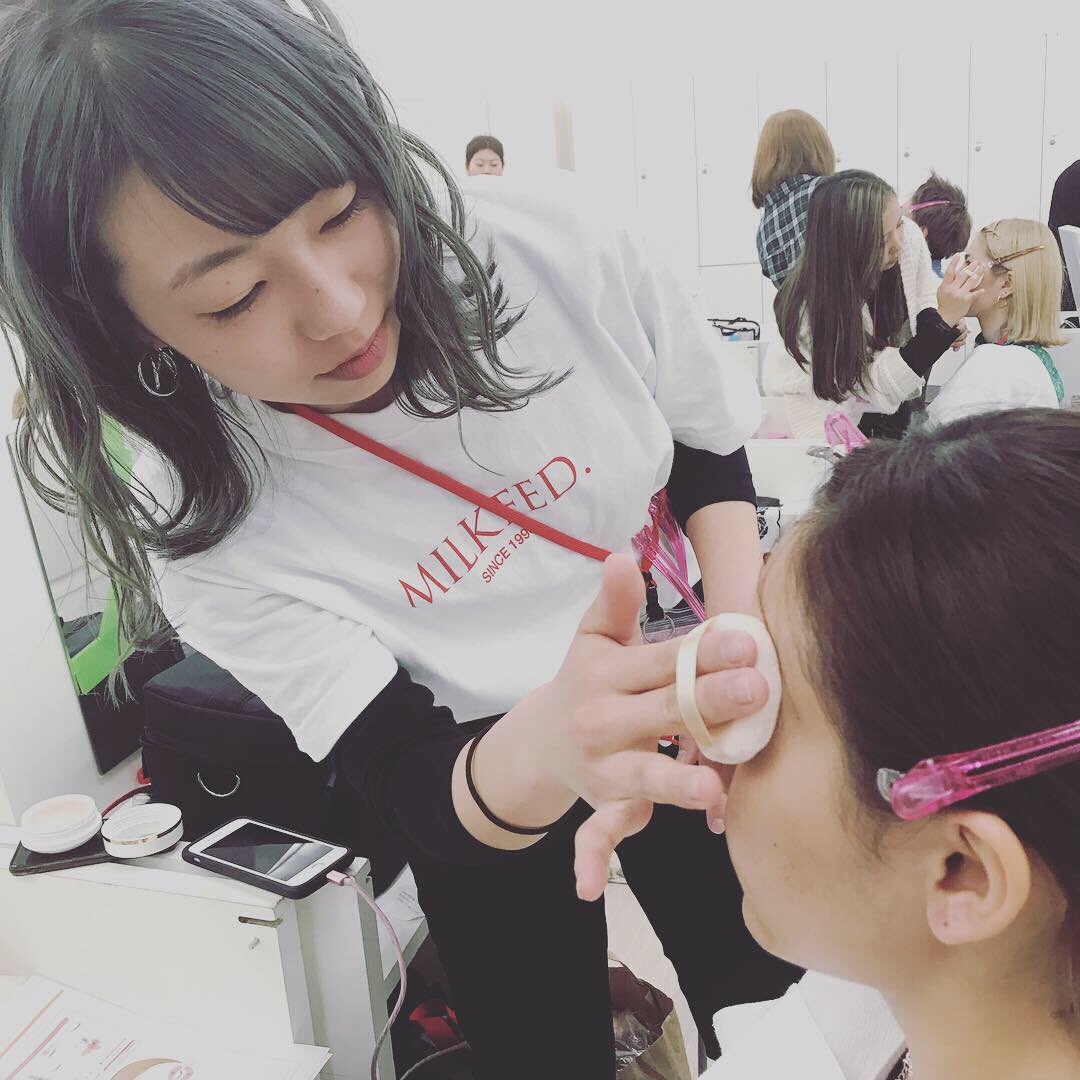 freeace_ac's tweet photo. 『来れば来るほど楽しい』
🌸オープンキャンパス🌸
4/13土 10時▶︎13時 @FA美容学校

FAのこと知れる日だよ‼️ アレンジ＆メイク💄などが体験できます🤗

FA生と交流タイムあるよ。

当日・私服参加OK

是非FAに遊びに来て見ませんか？

#オープンキャンパス
 #高校生と繋がりたい https://t.co/6F8zb84yCV