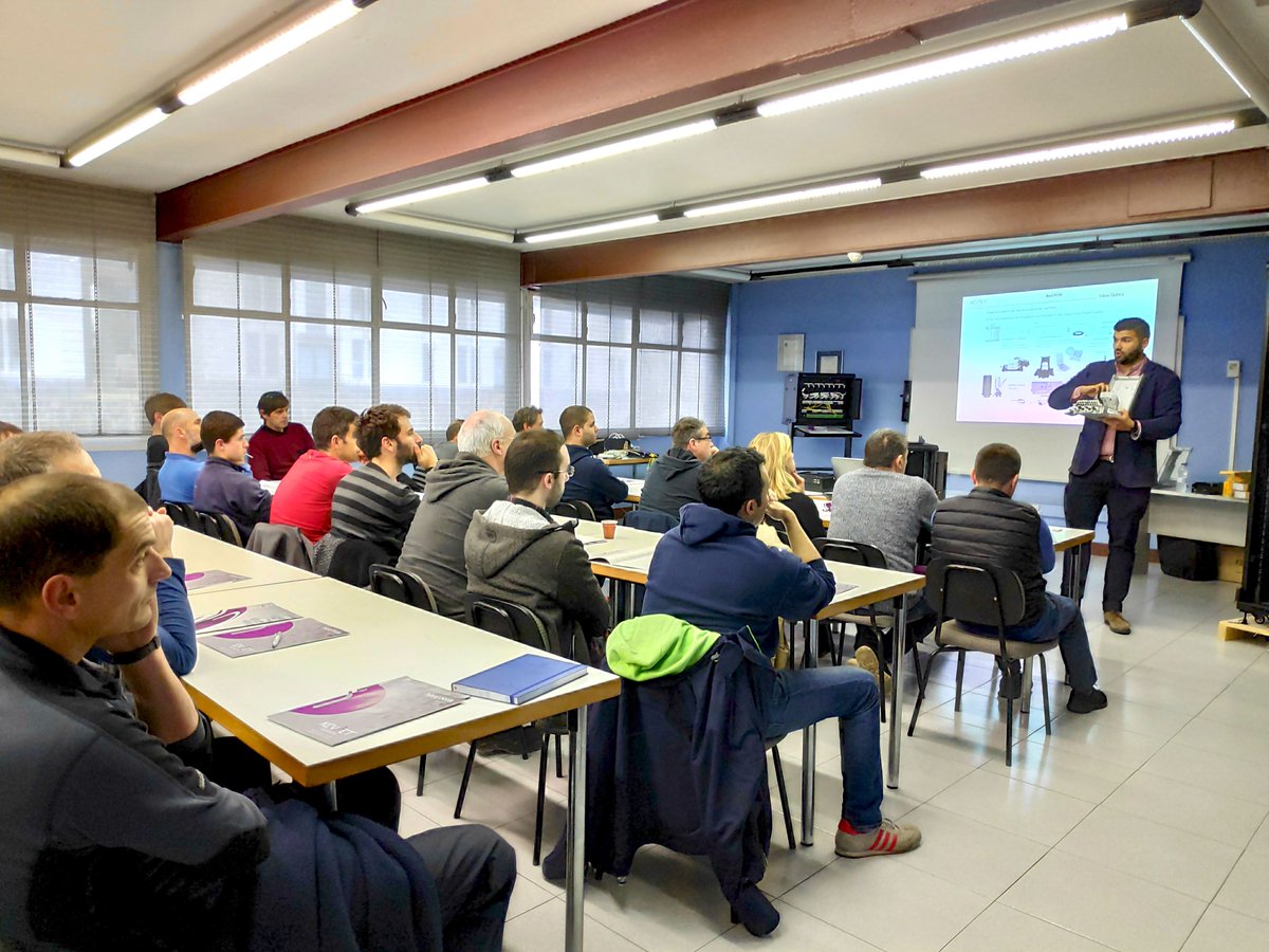 Keynet_Systems's tweet photo. Muy buena aceptación e interés en el curso que hicimos ayer en @Setalde @alberto_pedraza. Gracias por la participación.
.
.
#SetaldeGroup #KeynetSystems #fibraoptica #cableadoestructurado https://t.co/CdVr0QQ4lJ
