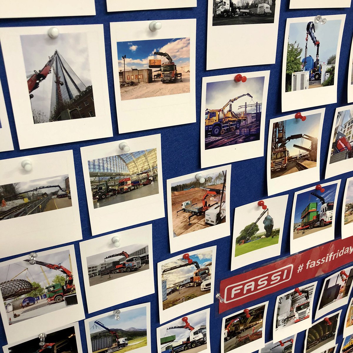 Fassi_UK's tweet photo. Happy #fassifriday everyone. Share your #fassicranes in action photos with us and
EVERYONE who enters gets: 2 x window stickers plus choice of sports bottle OR Key ring and pen plus chance to win the model crane. Enter by 12pm on 2/5/19. Winners announced on Friday 3rd (UK only) https://t.co/I5tPrfn2hG