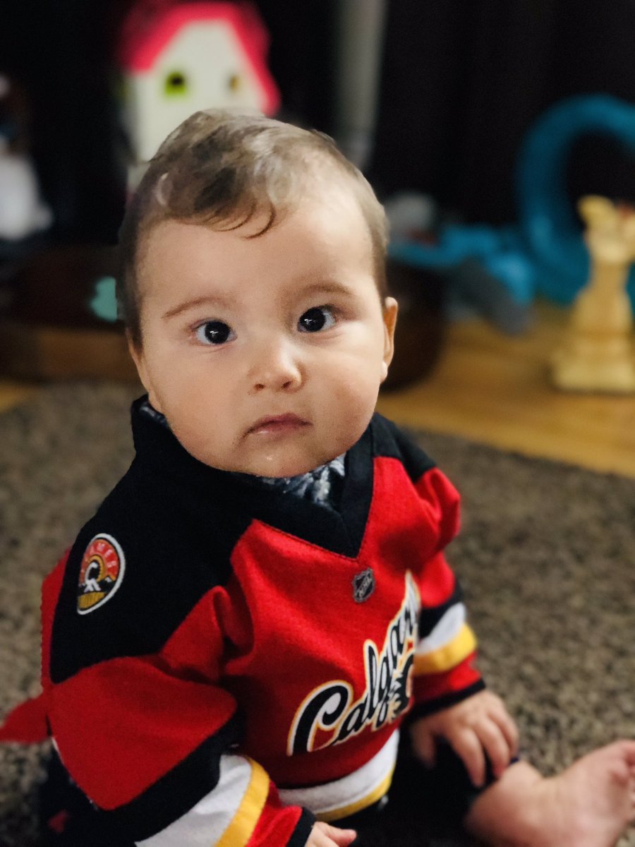 cholemax's tweet photo. Ready for the #StanleyCupPlayoffs  @NHLFlames #CalgaryFlames #nacho https://t.co/tbkjweXRqd