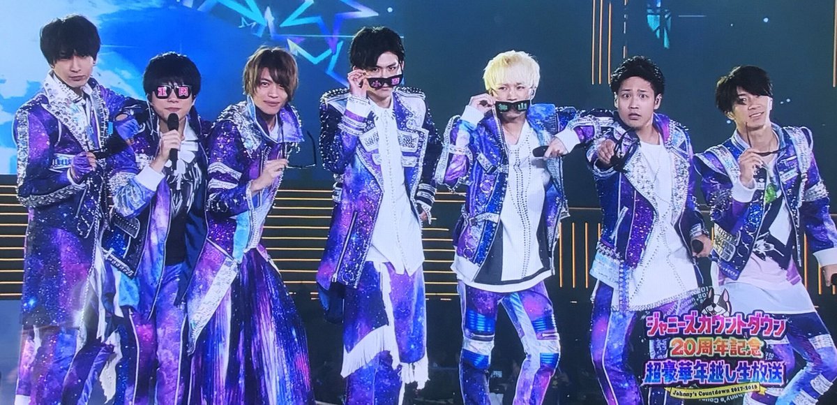 clumbom8074's tweet photo. 全員歌が上手くて朝ドラもシェイクスピアも殉職する刑事も演じて平均的に背が高くて超ハイカーストイケメン集団なのに「崖っぷち」とか言われる意味がわかんねえ～！と思うけど、崖っぷちという立ち位置が彼らの原動力ならば、そこが彼らが輝けるステージなのだろう。彼らがジャニーズWESTと言います。 https://t.co/or3UDWNoT5