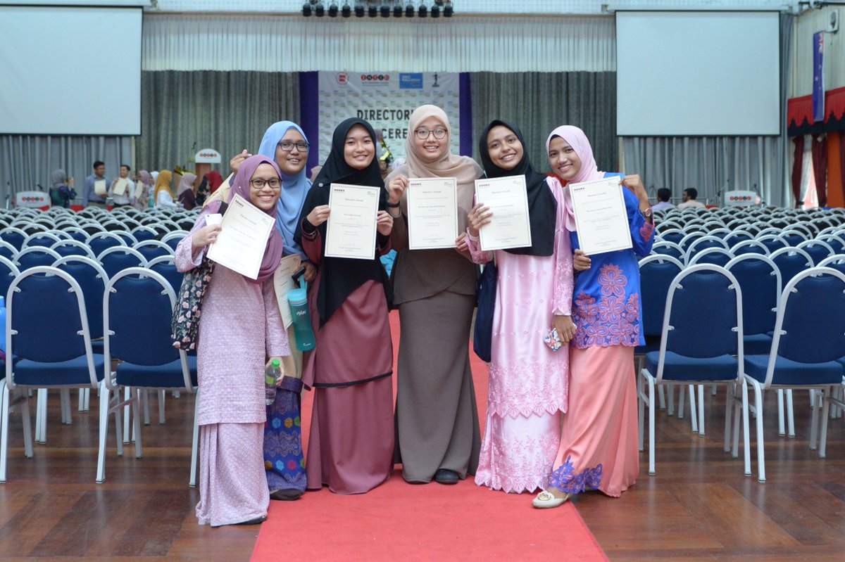 intecuitmsub's tweet photo. Congratulations to 1086 Director's Award recipients for excellent results during February, September and December 2018 examinations!
#professionalaccountancy #acca #ThinkFutureThinkINTEC #spm2018 https://t.co/vAPaVh0BdS