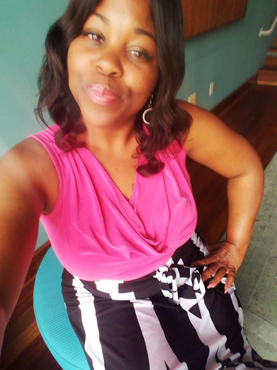 TheTiaMariaShow's tweet photo. I haven't posted in a while so... hey yall! 😊💖💋 https://t.co/x0hTf50kHn