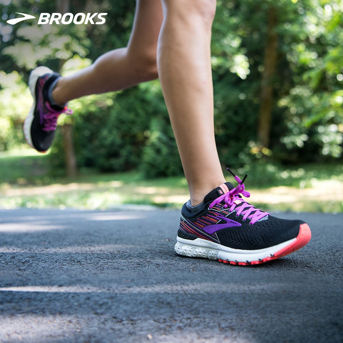 PlanetSportsRun's tweet image. Raih Stabilitas dengan Brooks Adrenaline GTS 19! Dengan sistem GuideRails Holistic yang membantu mengurangi tekanan pada lutut sehingga pada akhirnya diharapkan dapat mengurangi cedera lutut. Dapatkan di Planet Sports atau belanja online di planetsports.asia/catalogsearch/… #RUNNERid