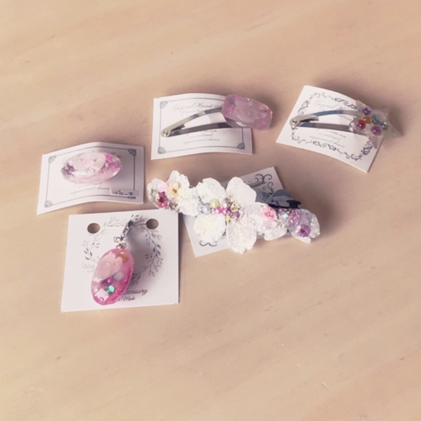 Utukuri リボンを編む人 桜の押し花を使った作品 委託先へ納品完了しました 来週からは作品交換分の仕上げと 委託先でオーダー頂いていたものを仕上げます 桜 さくら 押し花 桜レジン ハンドメイド T Co Xls1apgbyh Twitter