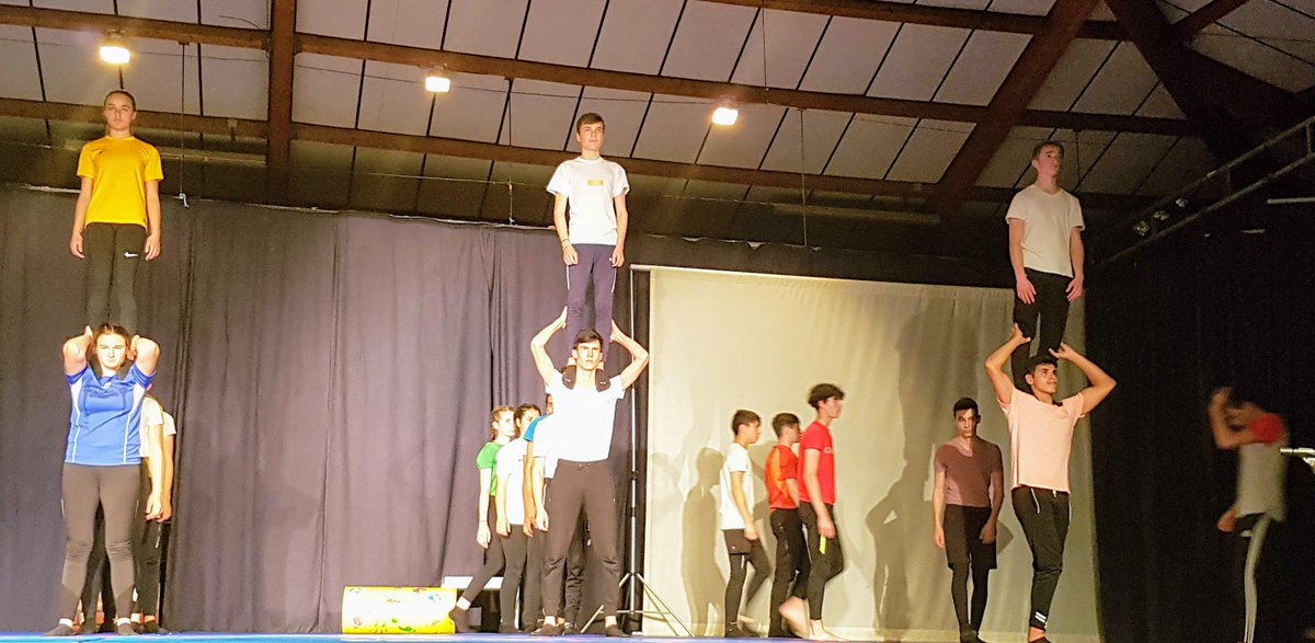 LpoA_Fournier32's tweet photo. Le #TalentestdanslePré 2019 #Saison7 ! 11 Avril 2019. Salle André Beaudran à #MIRANDE.
Renversants #1ères Option Sport :
Spectacle acrobatique de #Cirque
#EPSdeCOMPLEMENT https://t.co/WUv9Ke7paO