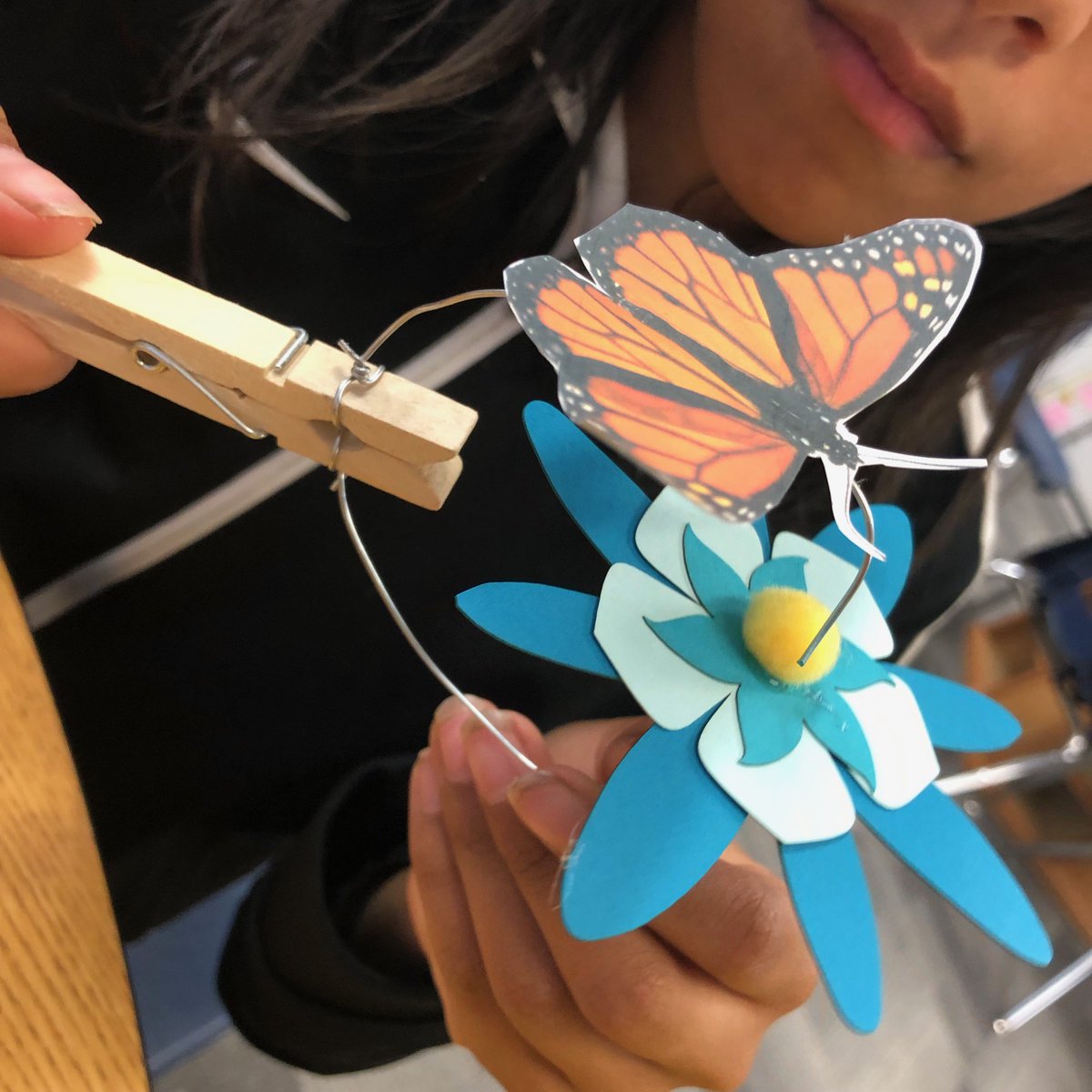 MicheleGuieu's tweet photo. Fun #artandscience workshop about #pollination at @leeMathson makerspace: bee, monarch butterfly, and moth clothespins automata, simple mechanism with many possibilities to explore! @A4YA_org #freeafterschoolprogram #STEAM #EastSanJose #pollination #environment #sustainability https://t.co/COojFFxP0c