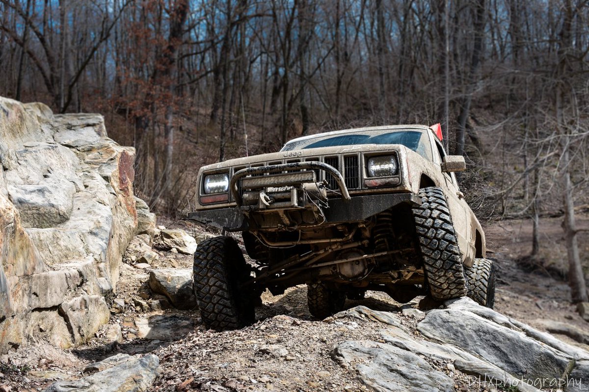 cadhx's tweet photo. on the rocks 
#jeep #comanche #mj #wheelin https://t.co/gq4oMPg1yo