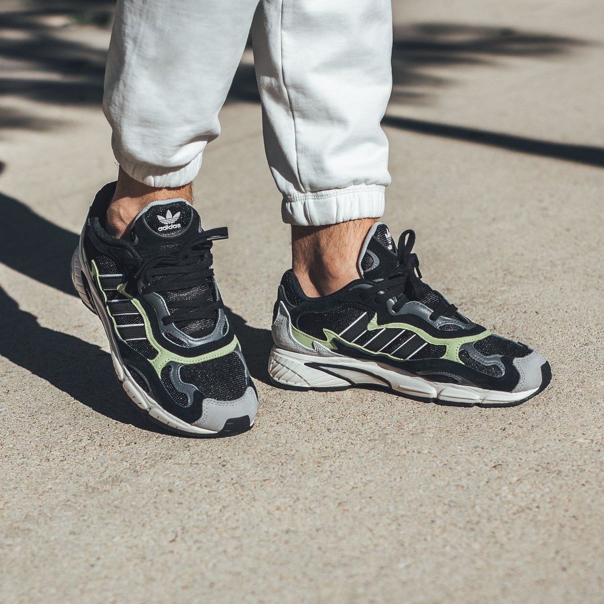 adidas temper run core black