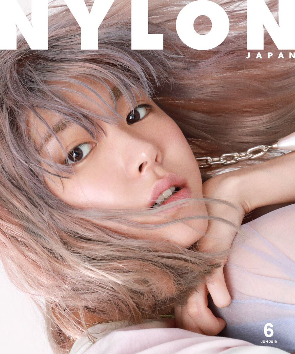 NYLONJAPAN's tweet photo. 4/26（金）発売のNYLON JAPAN 6月号は、#新垣結衣 が両面をジャック！　NYLON表紙（表面）は衝撃的なブロンズヘアの #ガッキー で登場。NYLONでしか味わえないスペシャルシューティングをお楽しみに♡

↓予約はこちらから↓
楽天ブックス▶ https://t.co/iO24Km5oEH https://t.co/uJzUKRZsQq