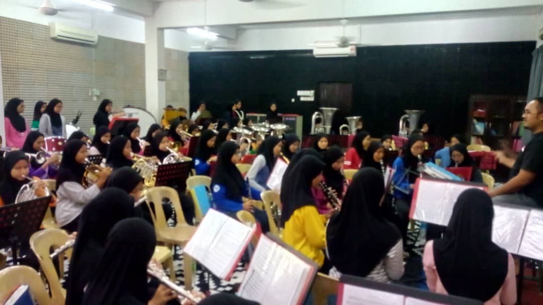 tunfatimahbb's tweet photo. "No one can whistle a symphony. It takes a whole orchestra to play it." - H.E Luddock. #tfbb #spiritsolidsmart https://t.co/Vu4wjuZDfP