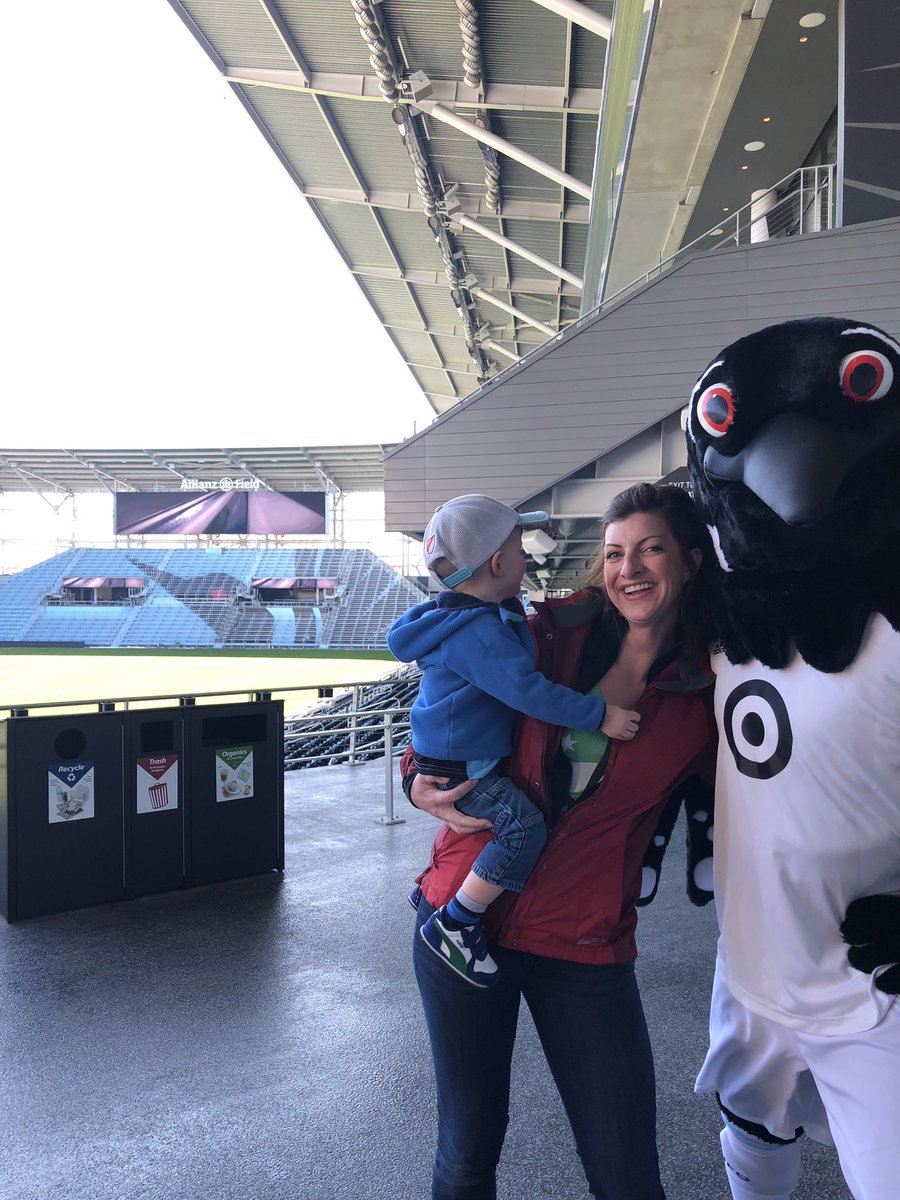 mplsYaeger's tweet photo. @yaegerk3 @MNDarkClouds @MenInBlazers @DanielMickPhoto @allianzfield Here’s to many more matches with the greatest family! #MNUFC #allianzfield #patchatthepark #crapsideofminnesota #crapcat @MNUFC @MNDarkClouds @MenInBlazers https://t.co/MUTOxOilpS