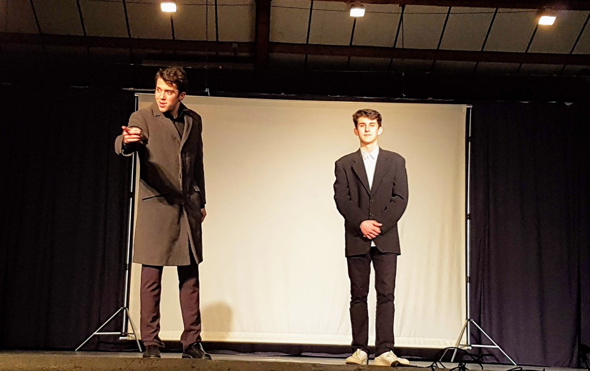 LpoA_Fournier32's tweet photo. #Tribunal de #HYPERconnectivité "Je me fais taguer sur une photo ! J'adore ! je Twitte ! j'instagramme ! je me fais des amis sur Facebook !" "Je charge !"
#ArtsduCirque #Théâtre #Danse #EPScomplément #OptionSport #OptionEPS #Talent #Fantaisie #Mirande @LpoA_Fournier32 #EAC32 https://t.co/JEx8TdKfem