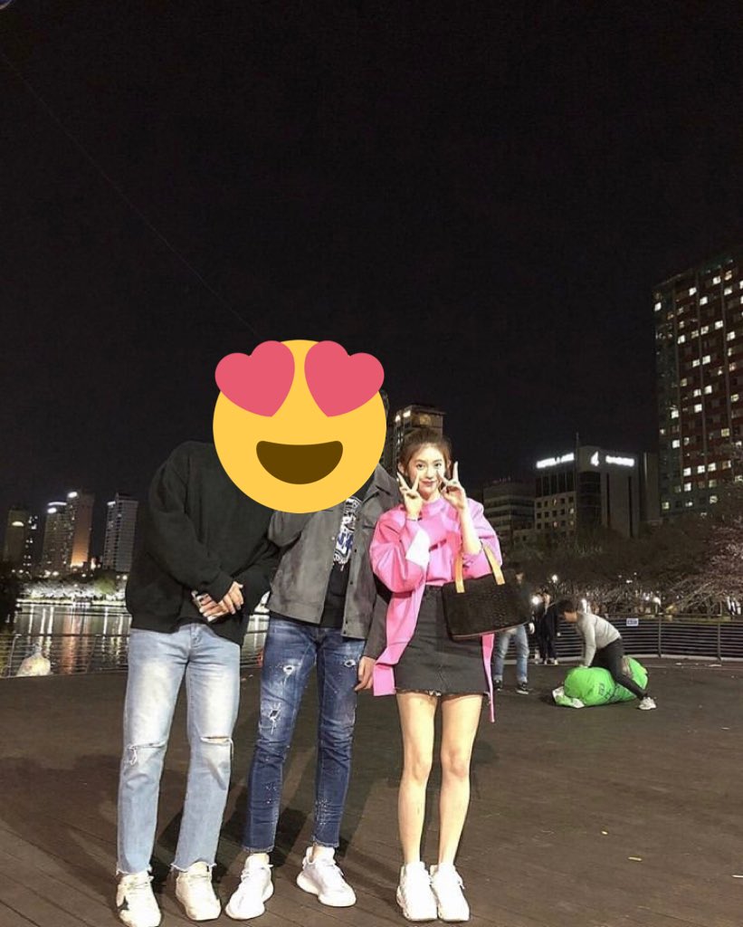 990122d's tweet photo. 건강히 잘 지내구 있는거 같아서 다행이얀🥺🥺🥺🥺 https://t.co/vHTfzl0Qp7