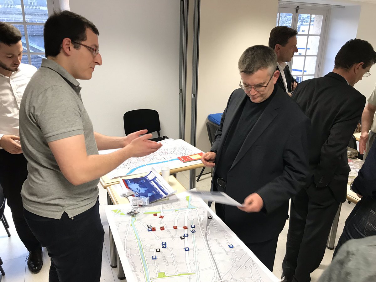 SGNFrance's tweet photo. AG de l’association: échanges sur les pistes de développements, le Forum 2019 et démo de #fitna #urbanoperations #hacklihood #krisis #resilience. Nombreux échanges. https://t.co/KtPfWFhOJl